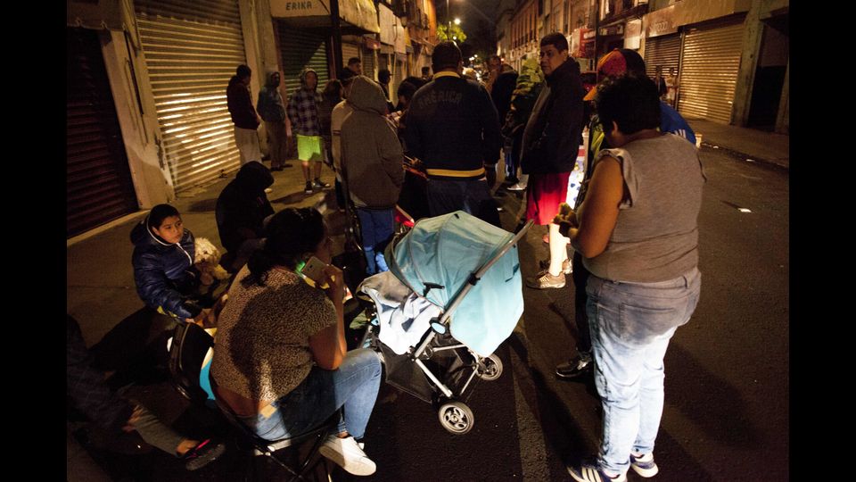 Messico, scossa di magnitudo 8.0 nella notte, nella foto MEXICO CITY&nbsp;