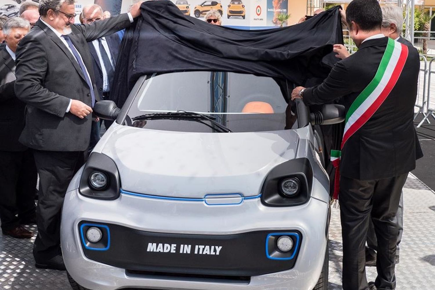 &nbsp;La minicar Tua presentata alla Fiera del Levante di Bari