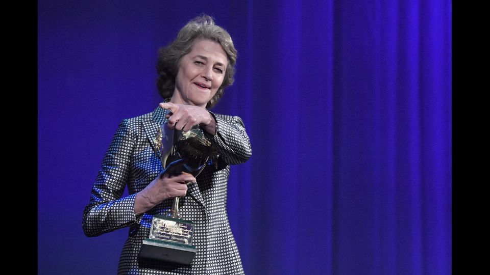 Coppa Volpi come migliore attrice alla britannica Charlotte Rampling per il suo personaggio nel film &lsquo;Hannah&rsquo;&nbsp;