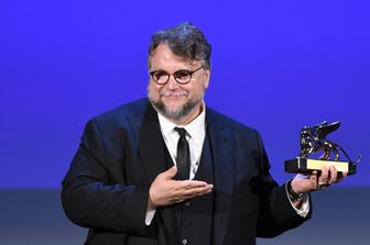 Guillermo Del Toro riceve il Leone D&rsquo;Oro per 'The shape of Water', miglior film alla 74esima Mostra d&rsquo;arte cinematografica di&nbsp;Venezia