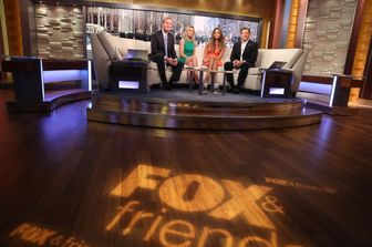 &nbsp;Eric Bolling, il primo a destra, negli studi Fox