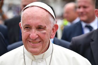 &nbsp;Il volto leggermente ferito di Papa Francesco a Cartagena