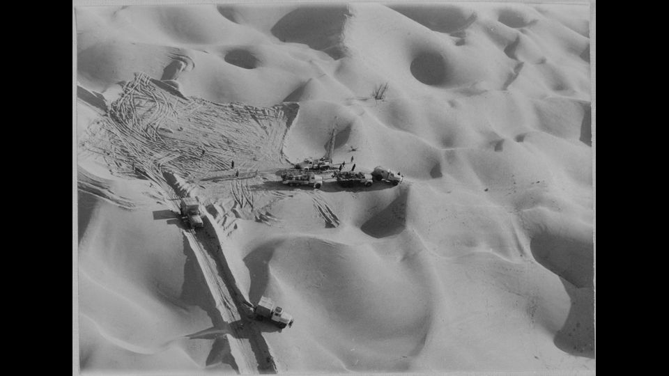 Area della concessione dell&rsquo;Agip mineraria e sonda di perforazione a El Borma. Tunisia, 1963