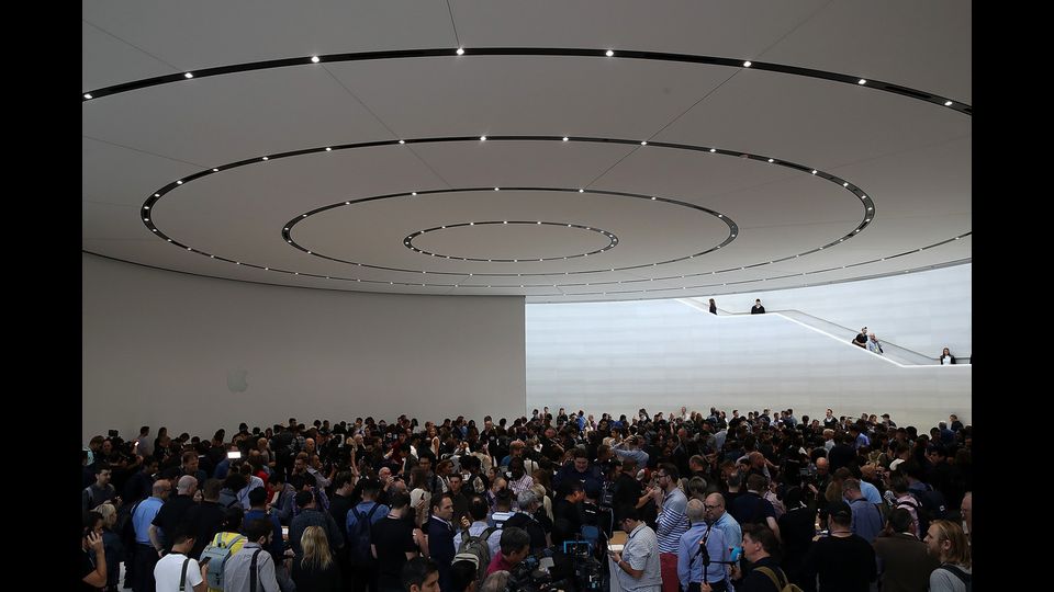 Anche l'altro fondatore di Apple, Steve Wozniak, approva: &quot;E' qualcosa che nessuno ha mai fatto prima&quot;.&nbsp;