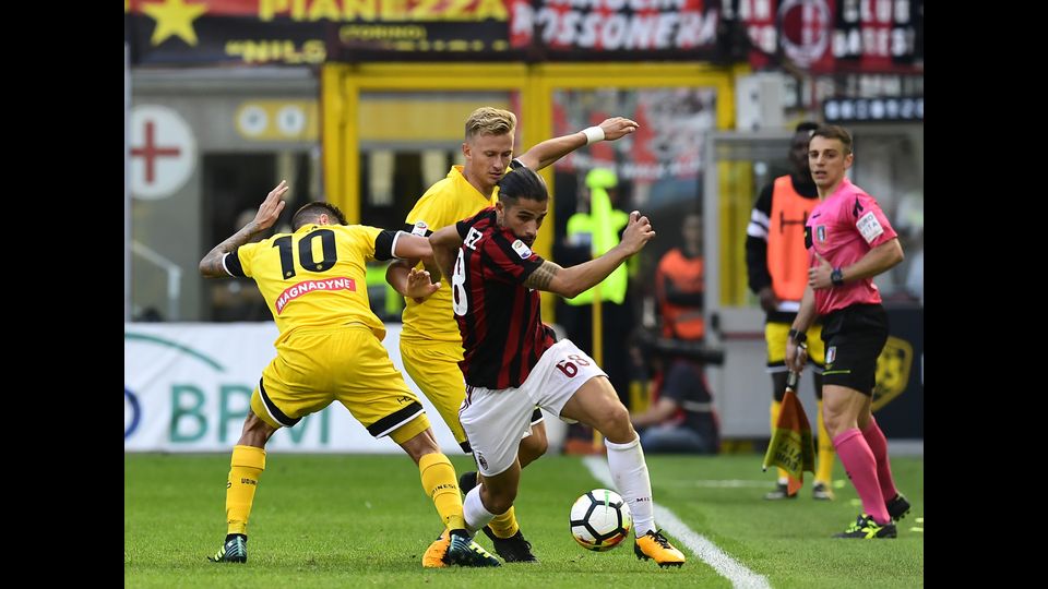 Il difensore del Milan Ricardo Rodriguez in un'azione durante il match contro l'Udinese (Afp)&nbsp;