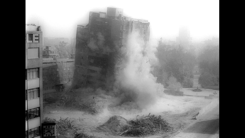 &nbsp;Collassarono&nbsp;412 palazzi e tremila registrarono danni.&nbsp;Acapulco&nbsp;venne distrutta parzialmente. (continua)