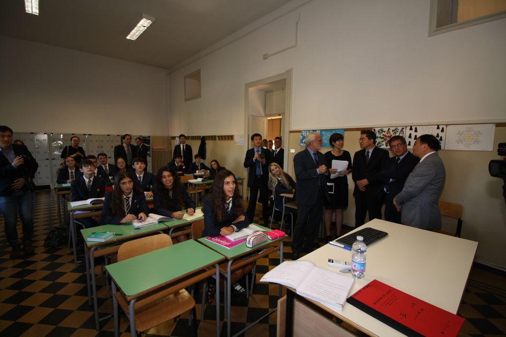 &nbsp;La visita del ministro cinese al Convitto di Roma