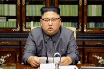 Nord Corea-Usa: Kim Jong-un, &ldquo;Trump vecchio rimbambito, la pagher&agrave; cara&rdquo;
