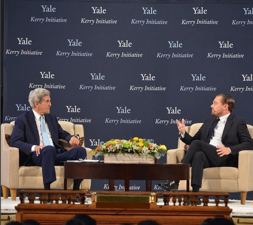 &nbsp;John Kerry e Leonardo Di Caprio a Yale