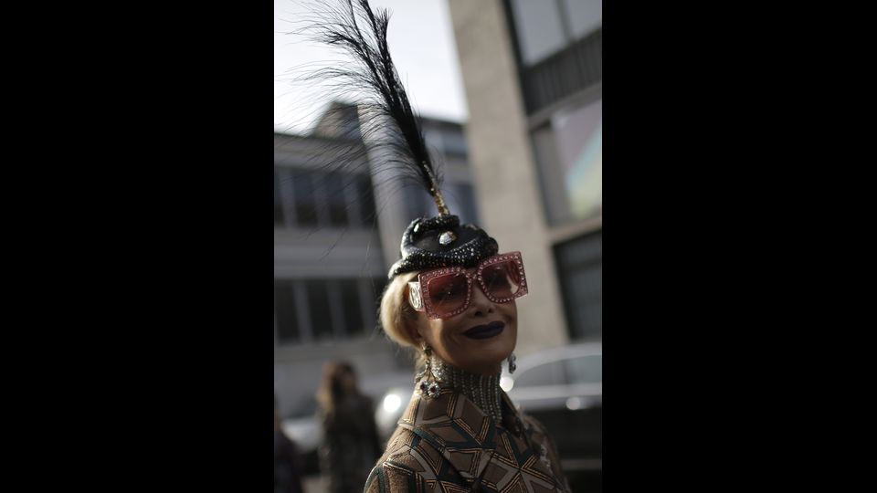 Con le sfilate che dettano la moda l'attenzione si catalizza anche sugli occhiali da sole. Il regno degli eyewear &egrave; sulla passerella di Gucci, dove abbondano strass e decori stile vintage iper femminili.