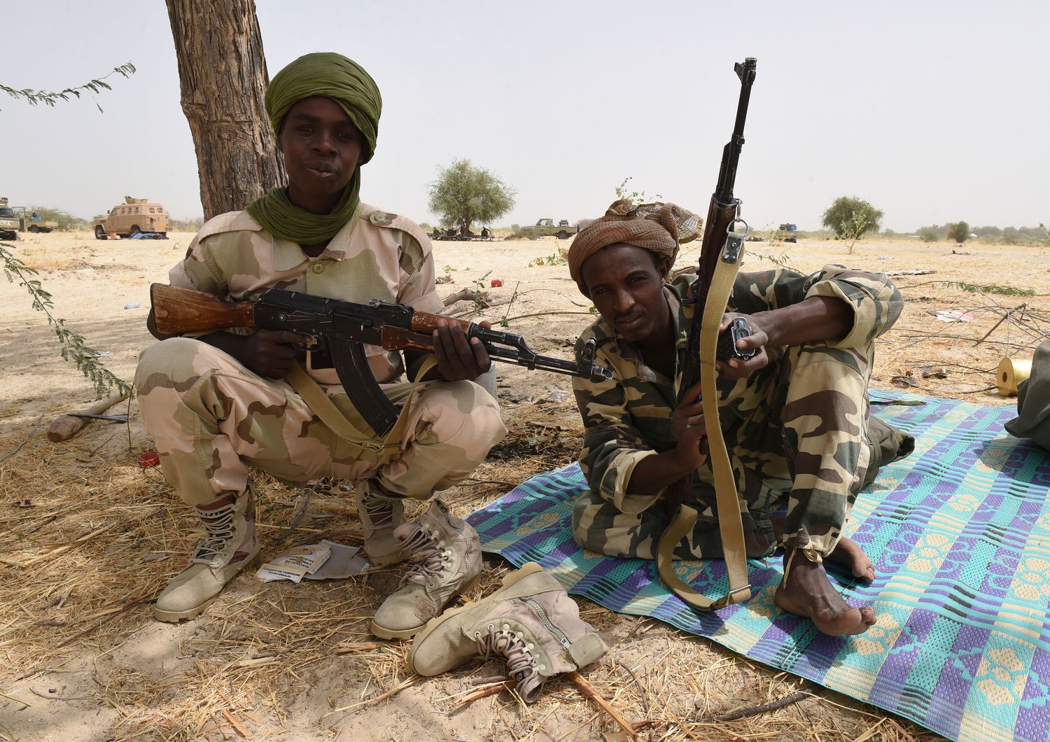 &nbsp;Due soldati del Ciad posano dopo un'operazione contro Boko Haram