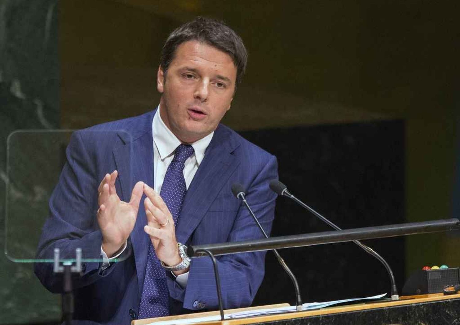 Renzi, supereremo il precariato ma l'articolo 18 non puo' restare