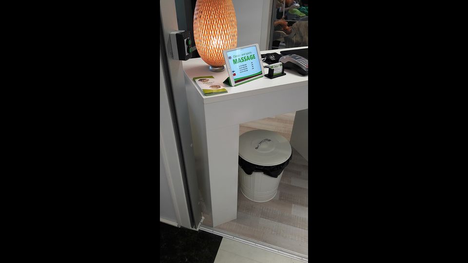 &nbsp;Un particolare degli arredi all'interno dell'aeroporto