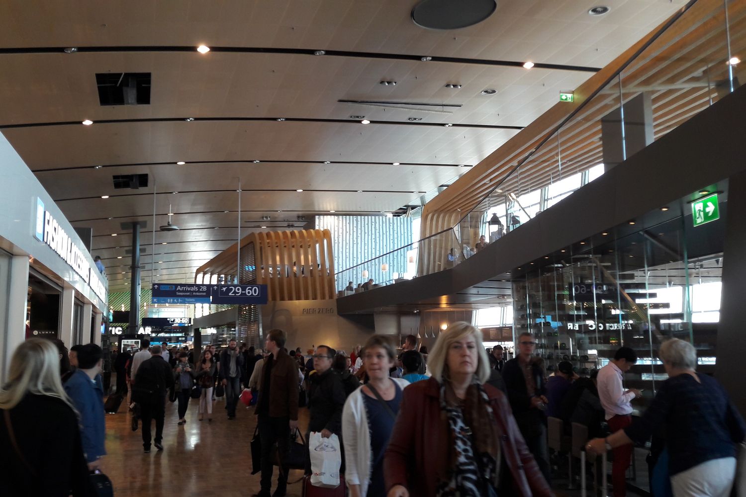 All'interno bar, ristoranti e negozi&nbsp;