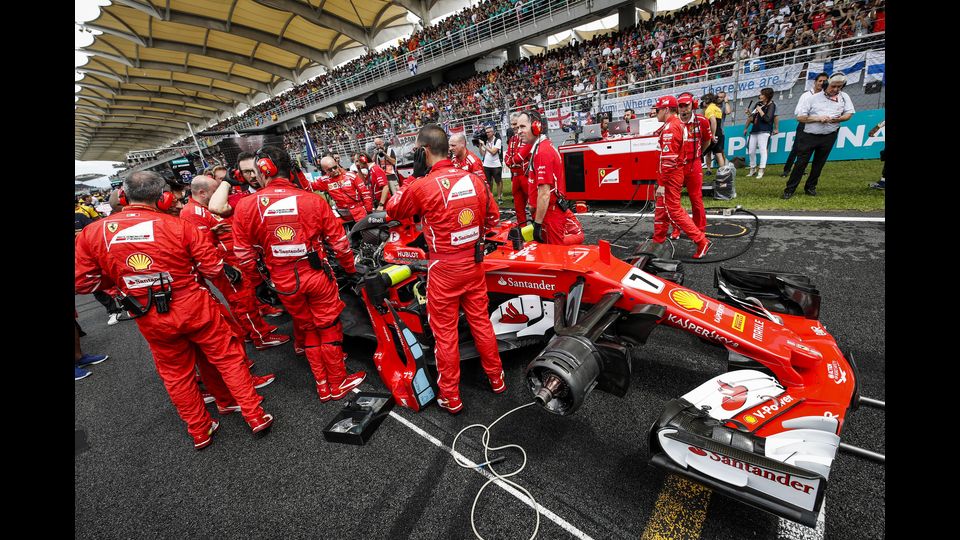 La Ferrari di Raikkonen resta ai box al Gran Premio di Malesia di Formula 1 a Sepang&nbsp;