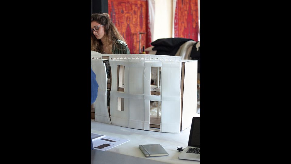 Un modellino delle scene stampate da Wasp nel laboratorio del teatro dell'Opera di Roma