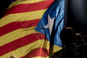 La bandiera catalana nella notte del referendum sulla indipendennza della regione&nbsp;