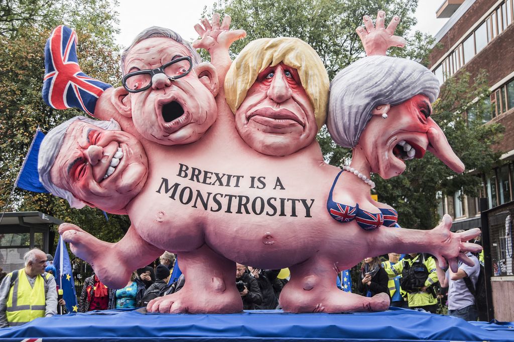 &nbsp;L'installazione dei manifestanti anti-Brexit radunati fuori dal congresso