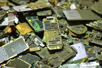 &nbsp;Riciclaggio di vecchi smartphone