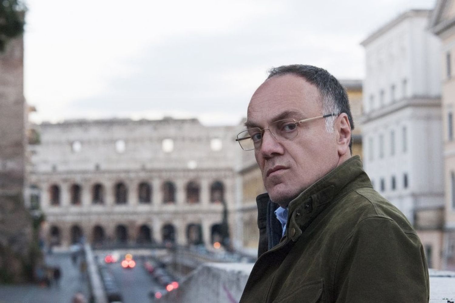 Francesco Acquaroli &egrave; il Samurai - foto di scena di Suburra la serie Netflix