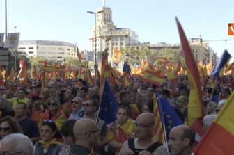 &quot;Catalogna &egrave; Spagna&quot;, i cori degli unionisti in piazza a Barcellona