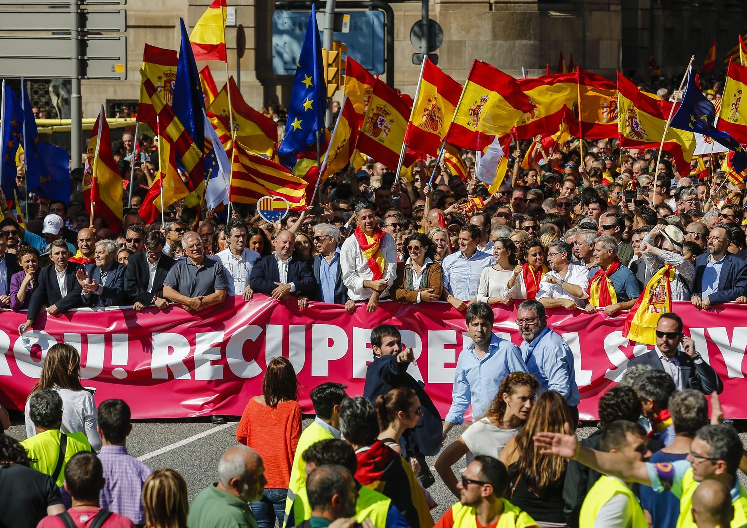 Unionisti in piazza a Barcellona