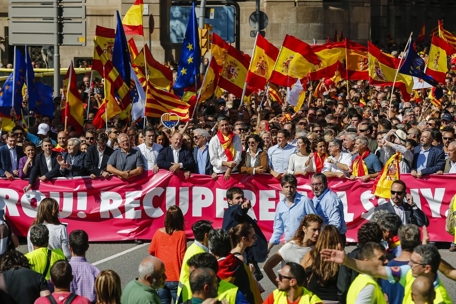 Unionisti in piazza a Barcellona