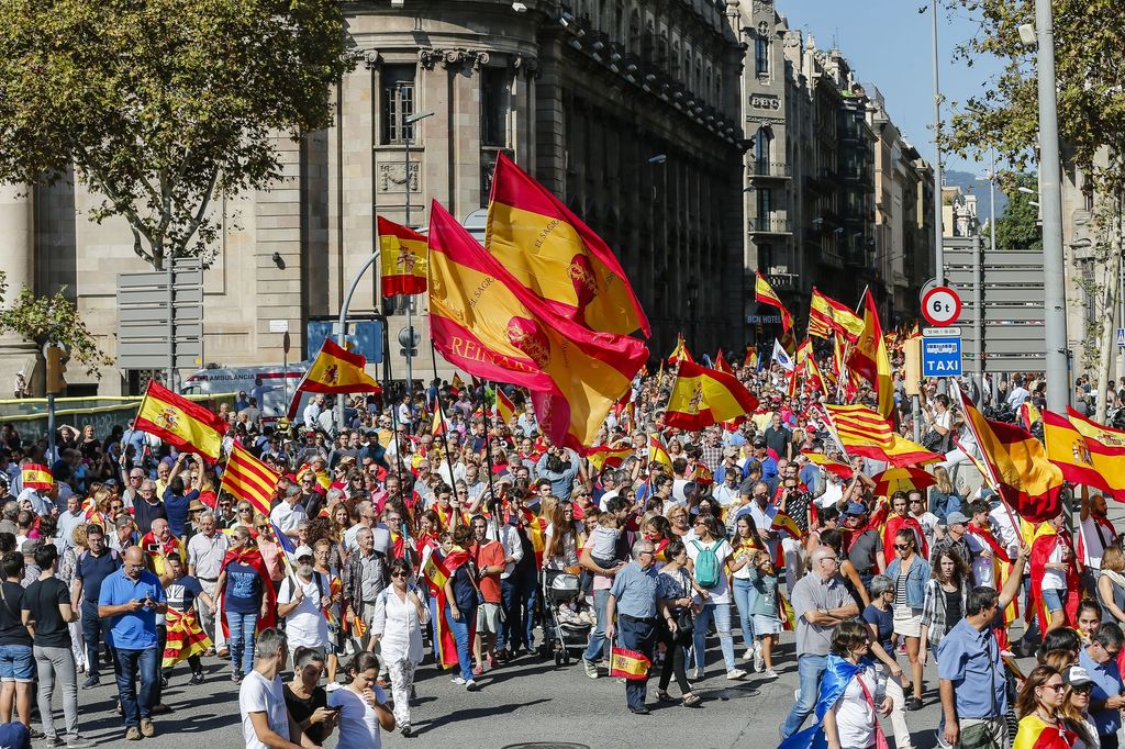 Unionisti in piazza a Barcellona