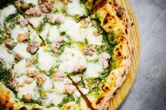 La miglior pizza d&#39;Italia non &egrave; a Napoli. Bisogna arrivare fino a Caserta