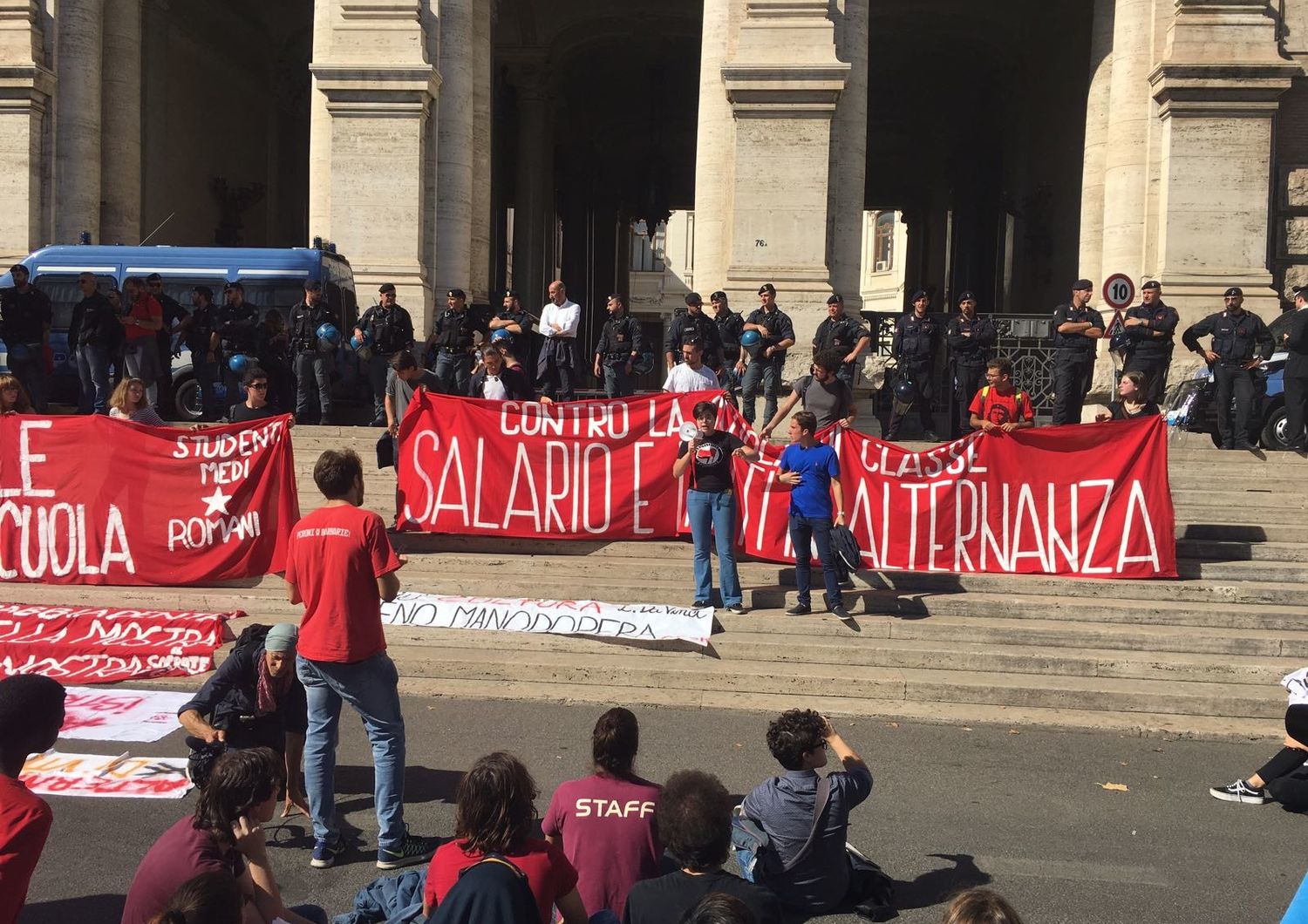 &nbsp;Un momento della manifestazione degli studenti a Roma contro l'alternanza scuola-lavoro