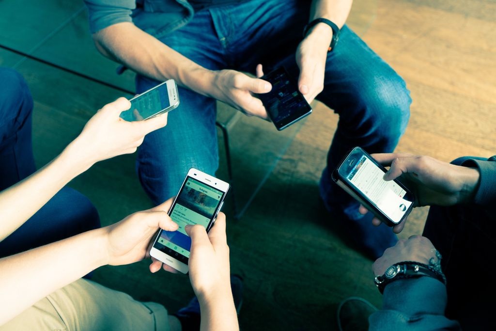 &nbsp;Adolescenti, smartphone