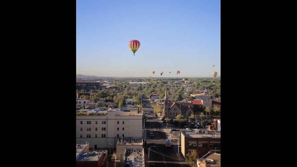 L&rsquo;Albuquerque International Balloon Fiesta in New Mexico. L&rsquo;evento annuale, iniziato nel 1972, &egrave; il pi&ugrave; grande evento a palloncino a caldo con quasi 600 palloni, provenienti da tutto il mondo. (Afp)&nbsp;