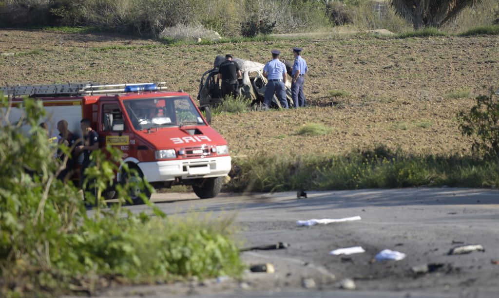 &nbsp;La polizia maltese esamina i resti dell'autobomba che ha ucciso Caruana Galizia