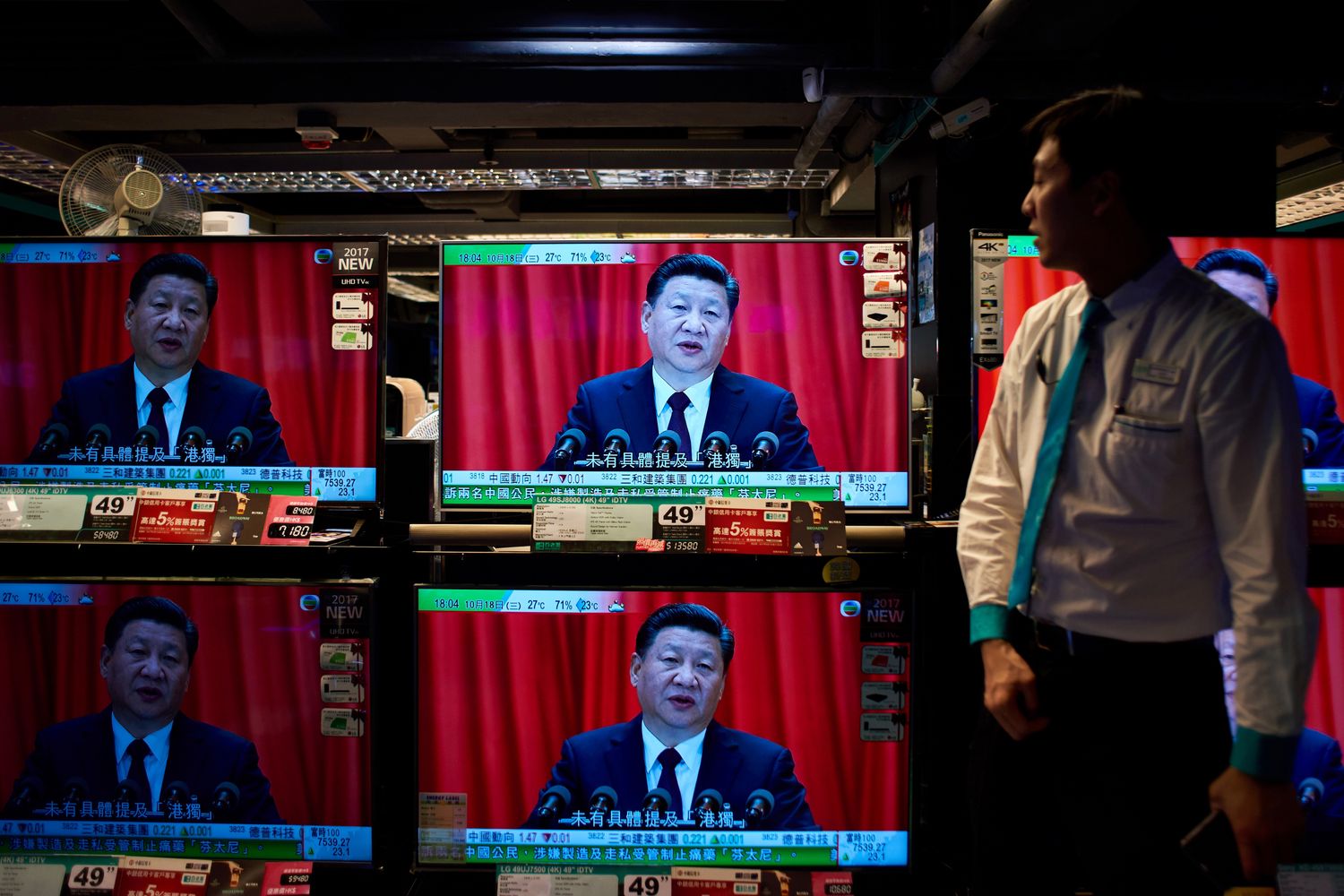 Il presidente cinese Xi-Jinping in tv