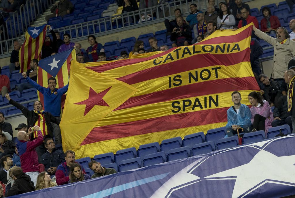 Tifo da stadio: gli ultr&agrave; del Barcellona sanno cosa vogliono