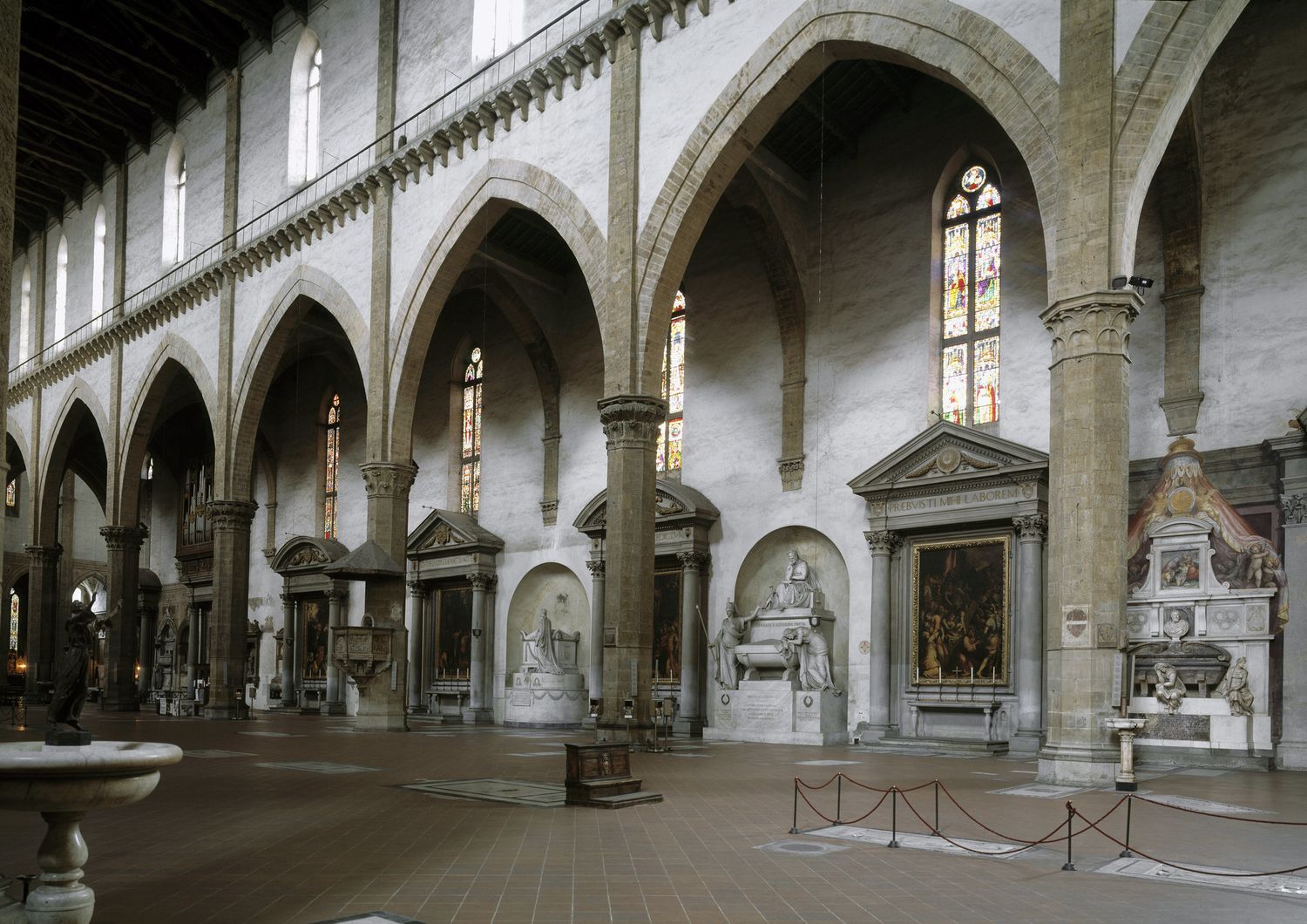 &nbsp;L'interno della basilica di Santa Croce