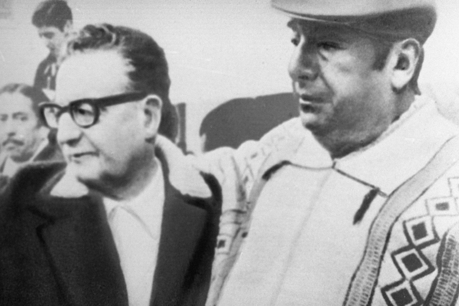 &nbsp;Salvador Allende e Pablo Neruda (a destra)