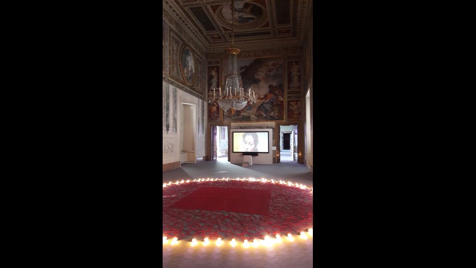 Mona Hatoum, Undercurrent (red) in mostra nei saloni del Quirinale