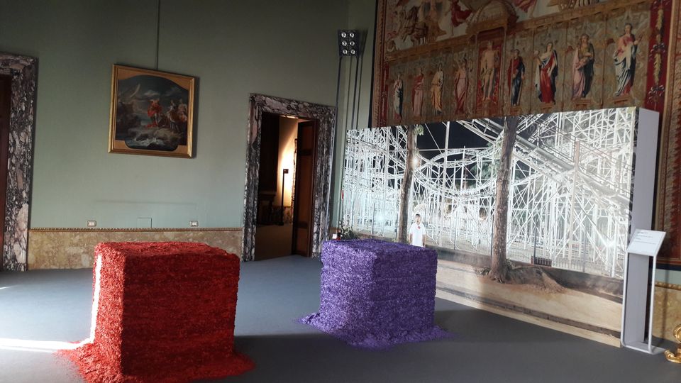 Lara Favaretto, &ldquo;The man who fell to earth&rdquo; in mostra nei saloni del Quirinale