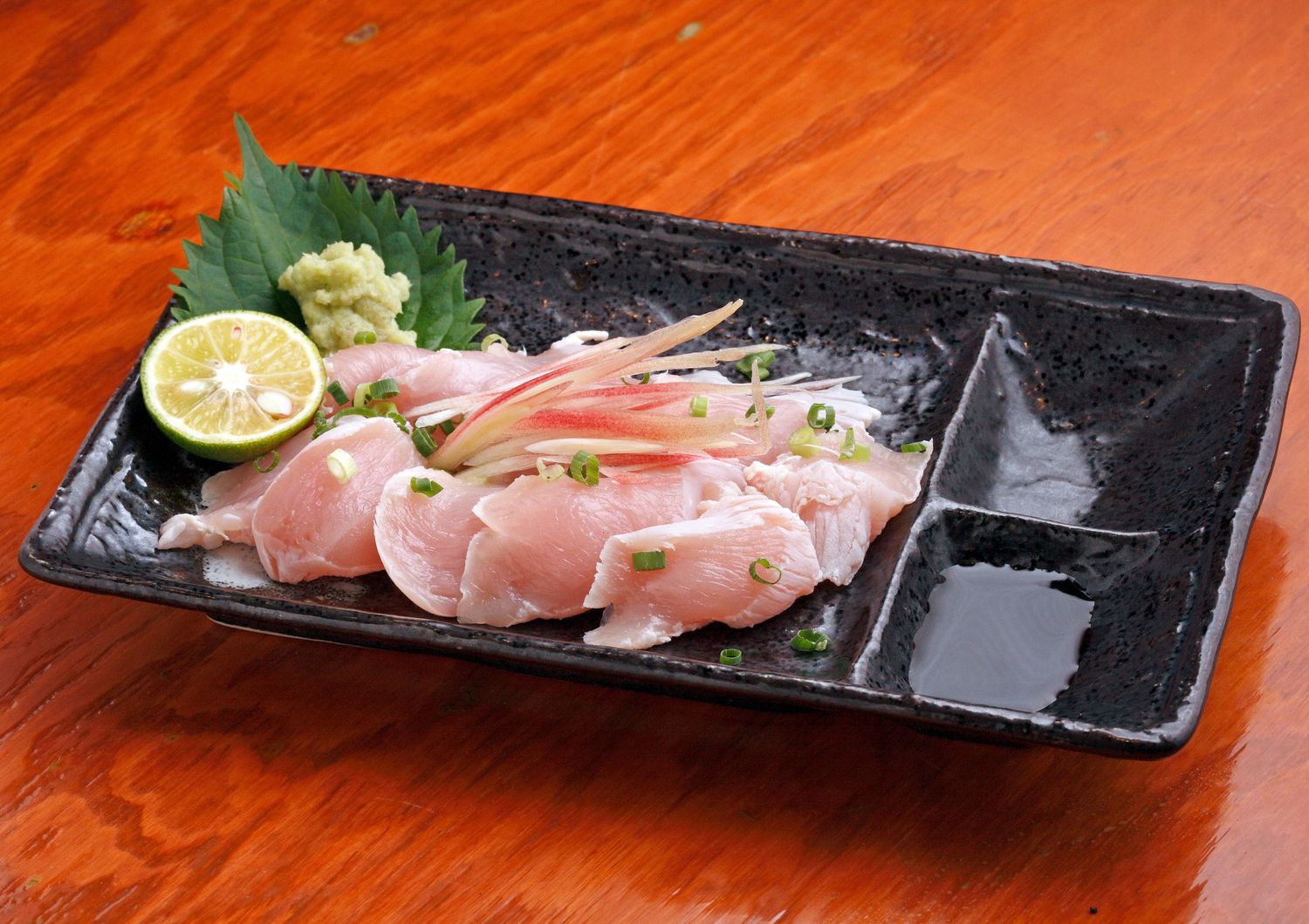 Il sashimi di pollo &egrave; di moda ma pu&ograve; essere letale. Uno studio