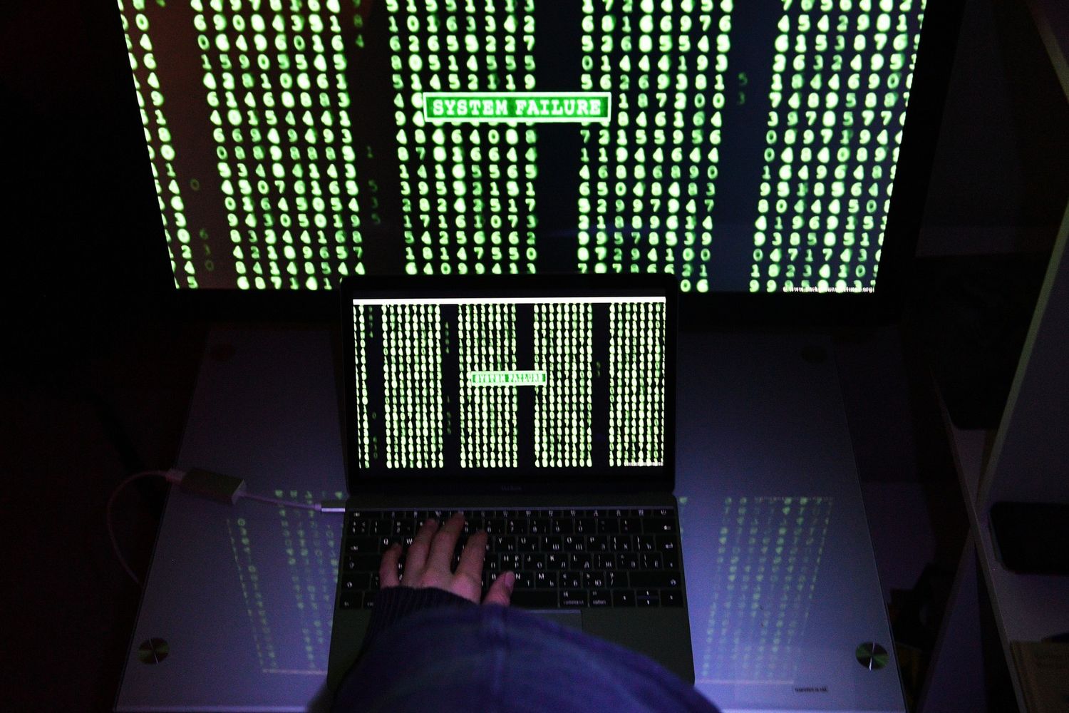 &nbsp;hacker computer programmazione informatica