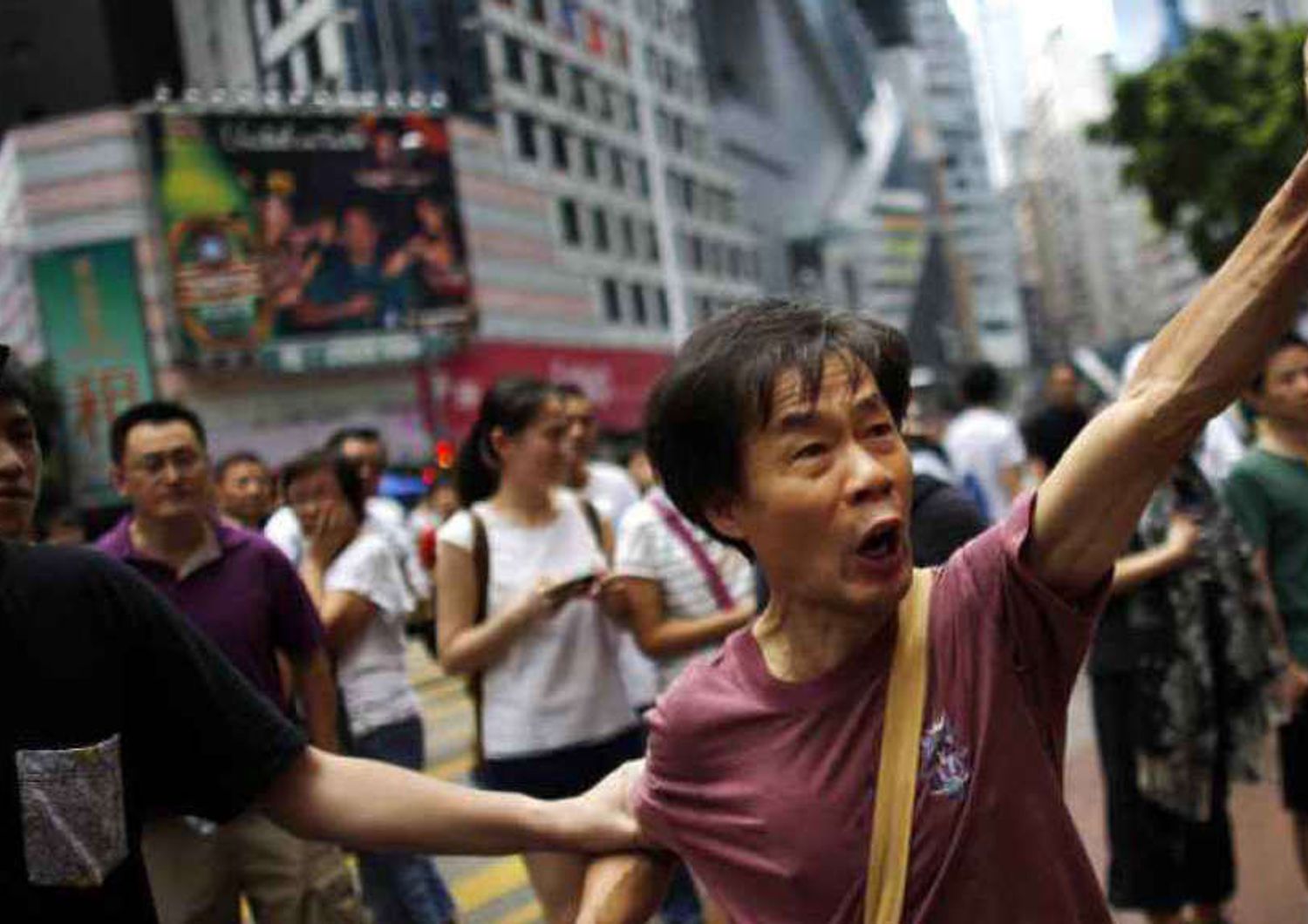 Hong Kong: ultimatum degli studenti, ma la Cina avverte gli Usa