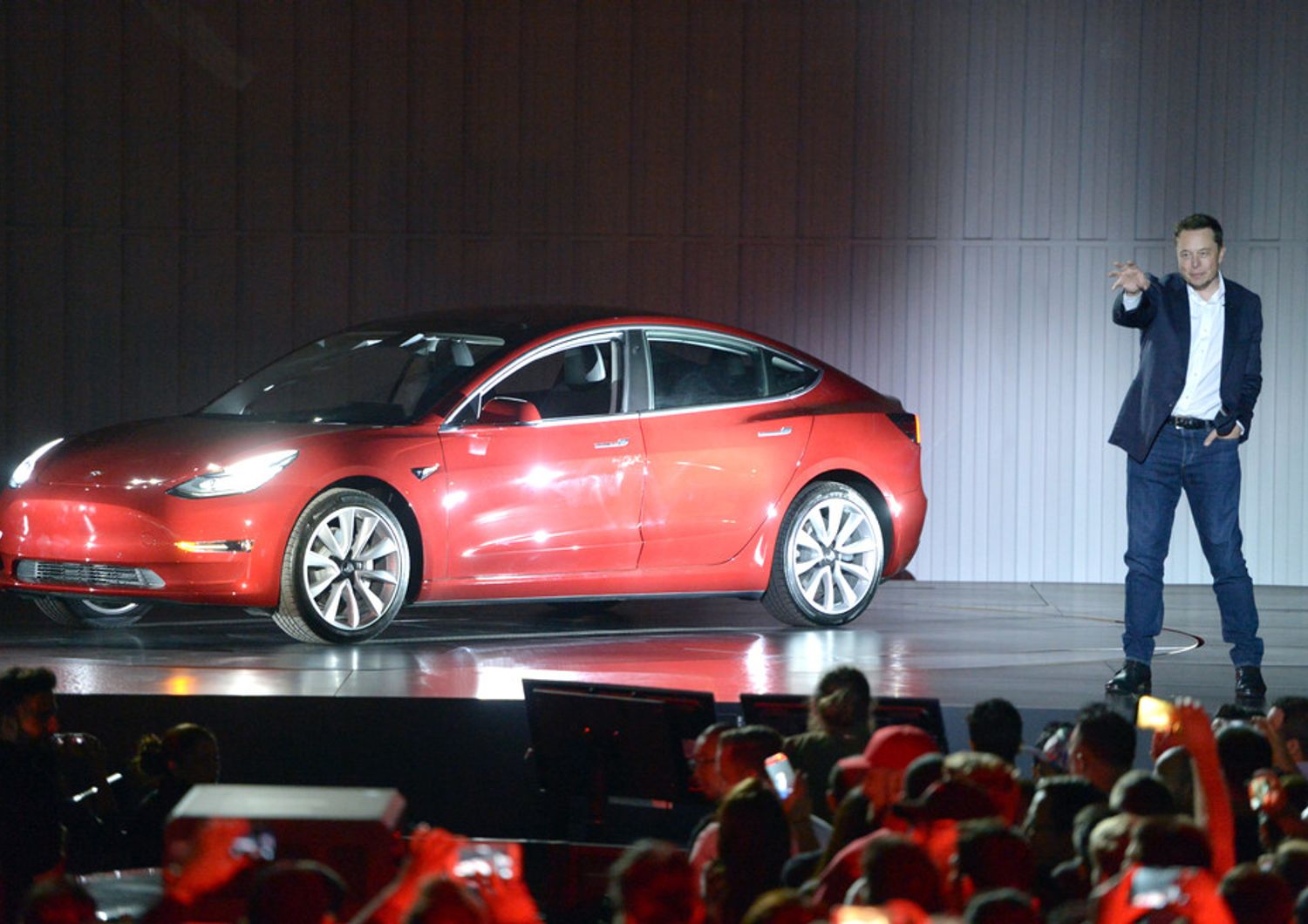 Perch&eacute; Tesla sui ritardi della Model 3 si sta giocando tutto