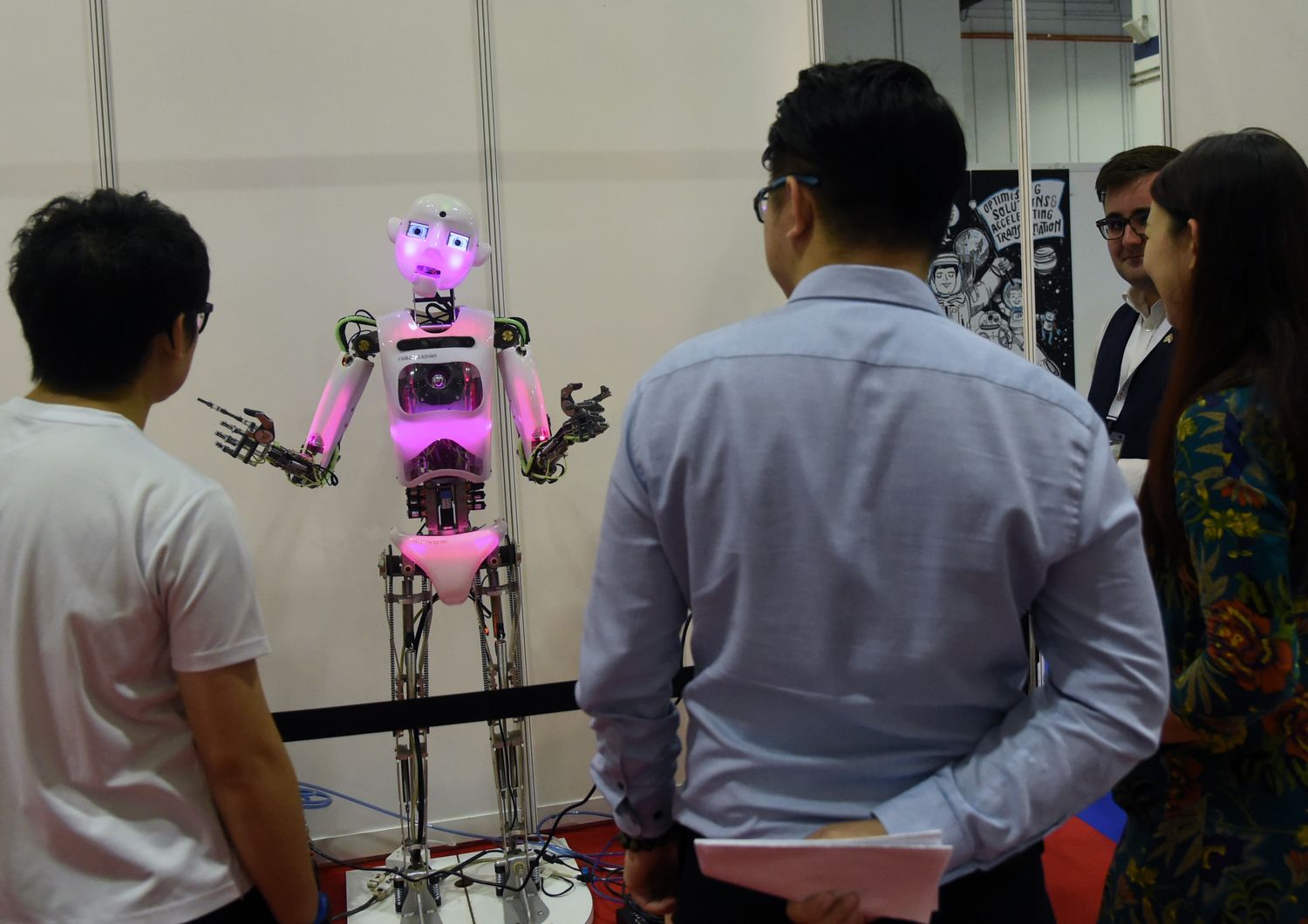 &nbsp;Un robot esposto alla edizione 2017 del Singapore International Robo Expo