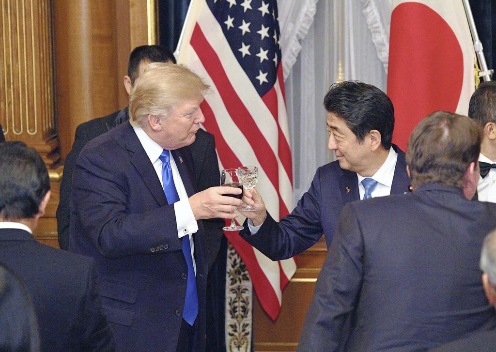 &nbsp;Donald Trump e Shinzo Abe