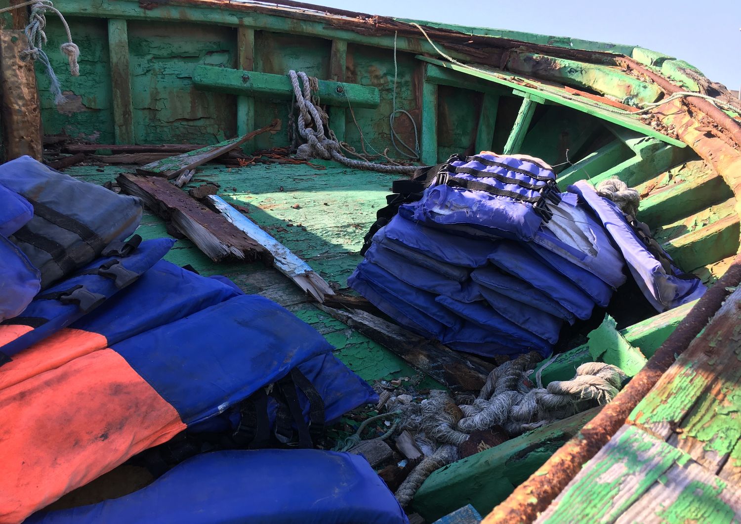 Migranti: fermati gli 11 scafisti del barcone dopo sbarco a Pozzallo
