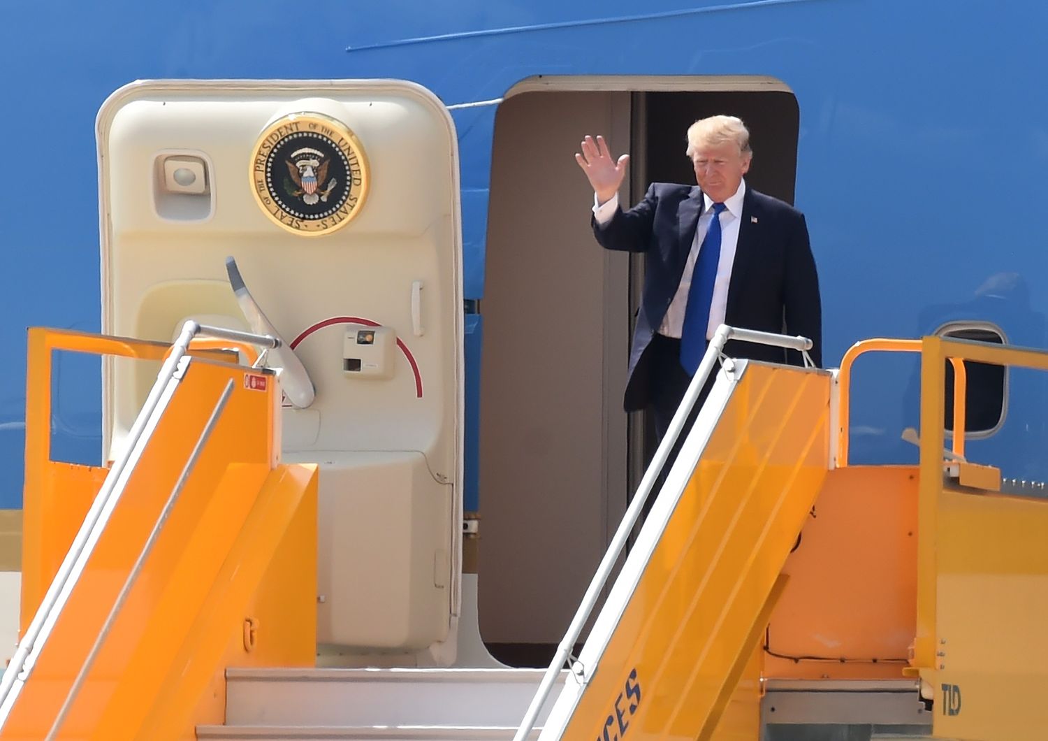 Trump&nbsp;&egrave; arrivato in Vietnam, con&nbsp;Putin al vertice Apec