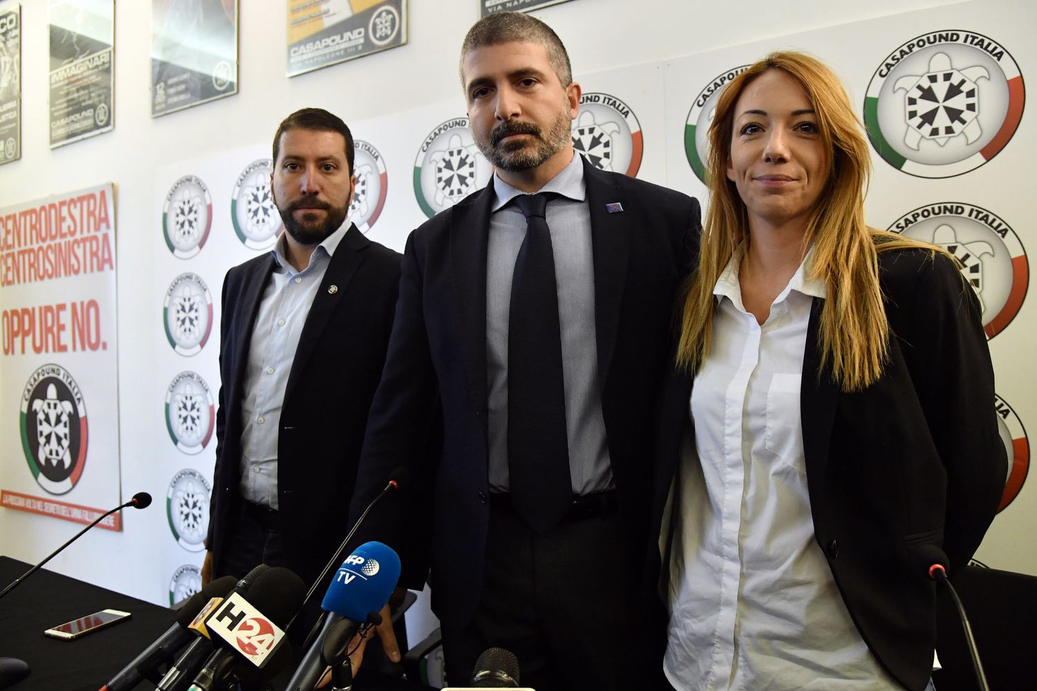 &nbsp;Luca Marsella, Simone Di Stefano e Carlotta Chiaraluce di CasaPound