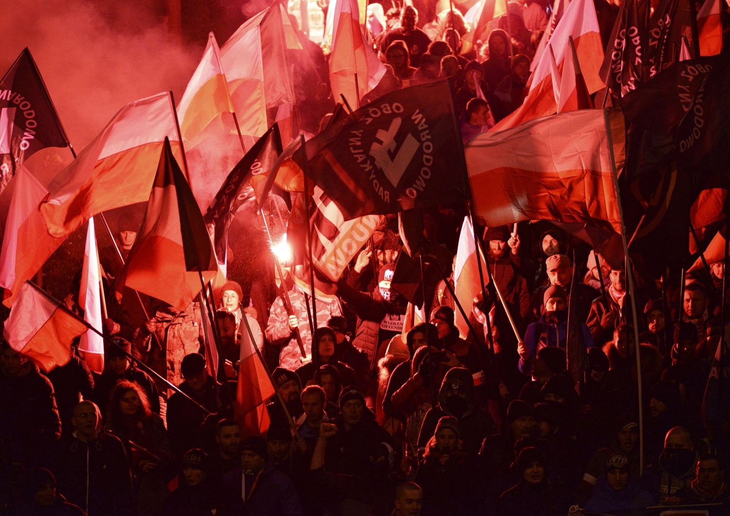 Sessantamila&nbsp;nazionalisti marciano a Varsavia. Per il governo polacco &egrave; una &quot;splendida vista&quot;