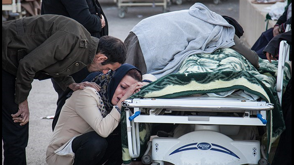 Lo sconforto di chi ha perso i propri cari a Sarpol-e-Zahab&nbsp;